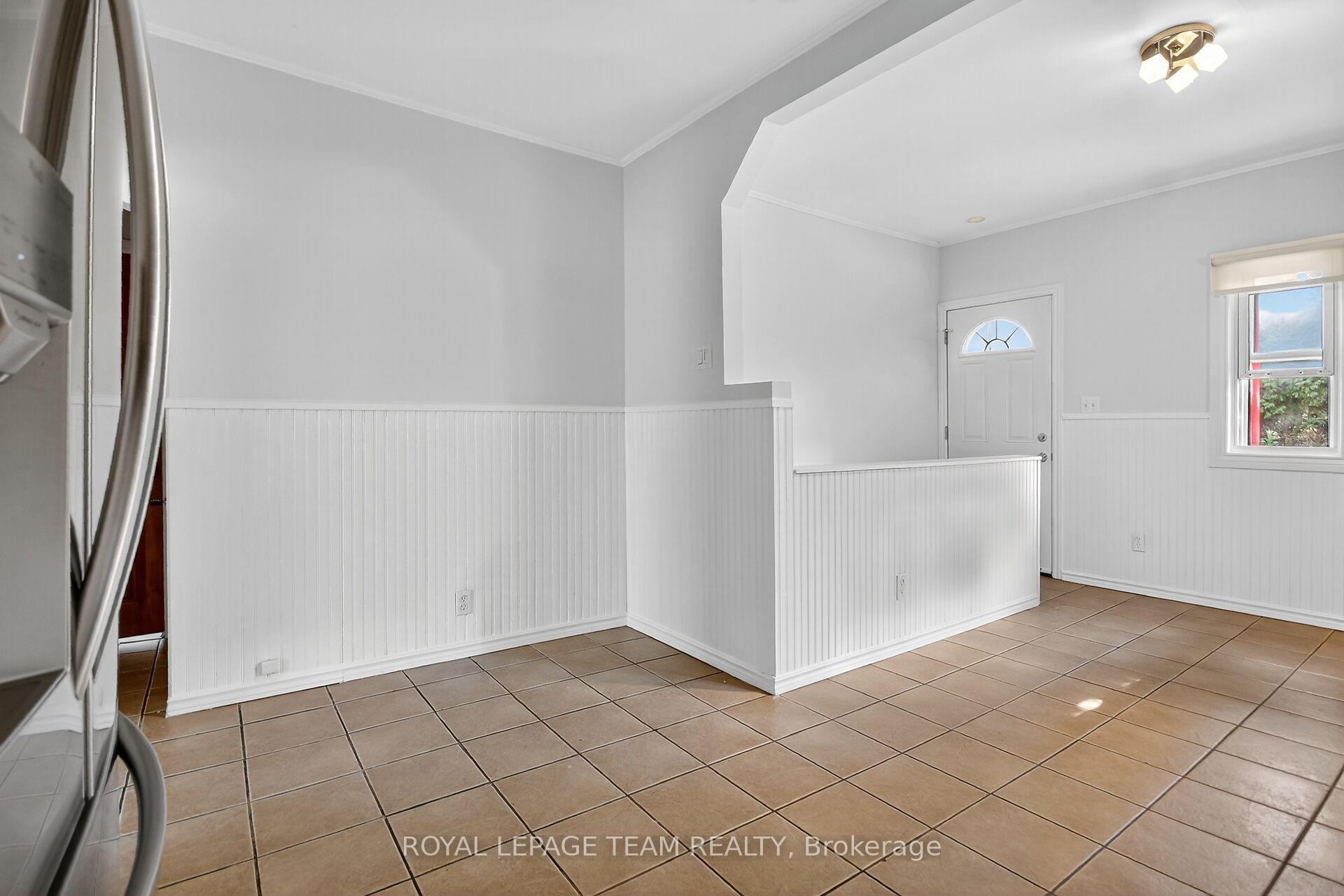 Photo 5 of 2822 Richmond Road, Ottawa, Fairfield Heights — HOMEH