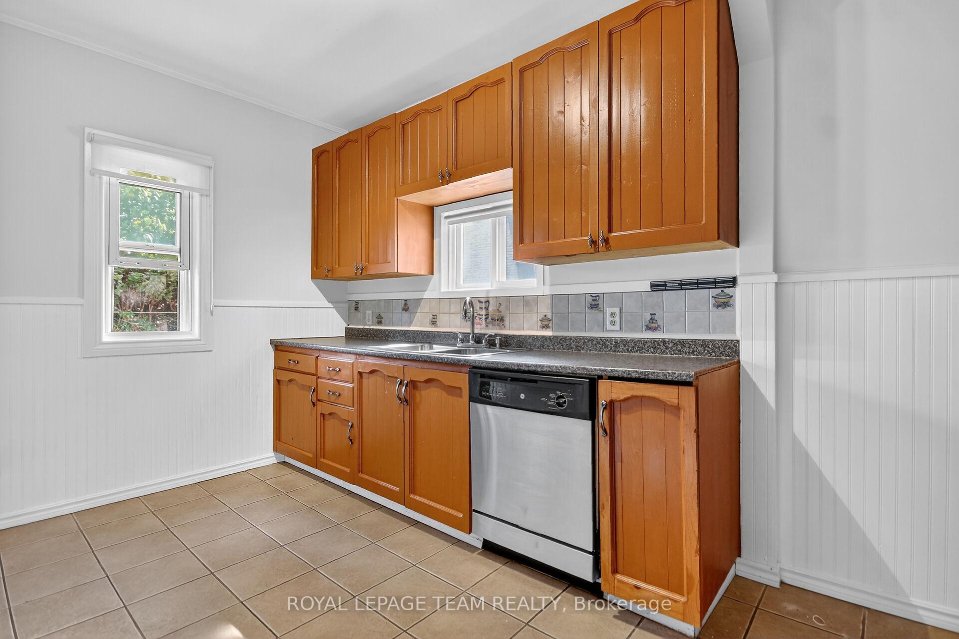 Photo 15 of 2822 Richmond Road, Ottawa, Fairfield Heights — HOMEH