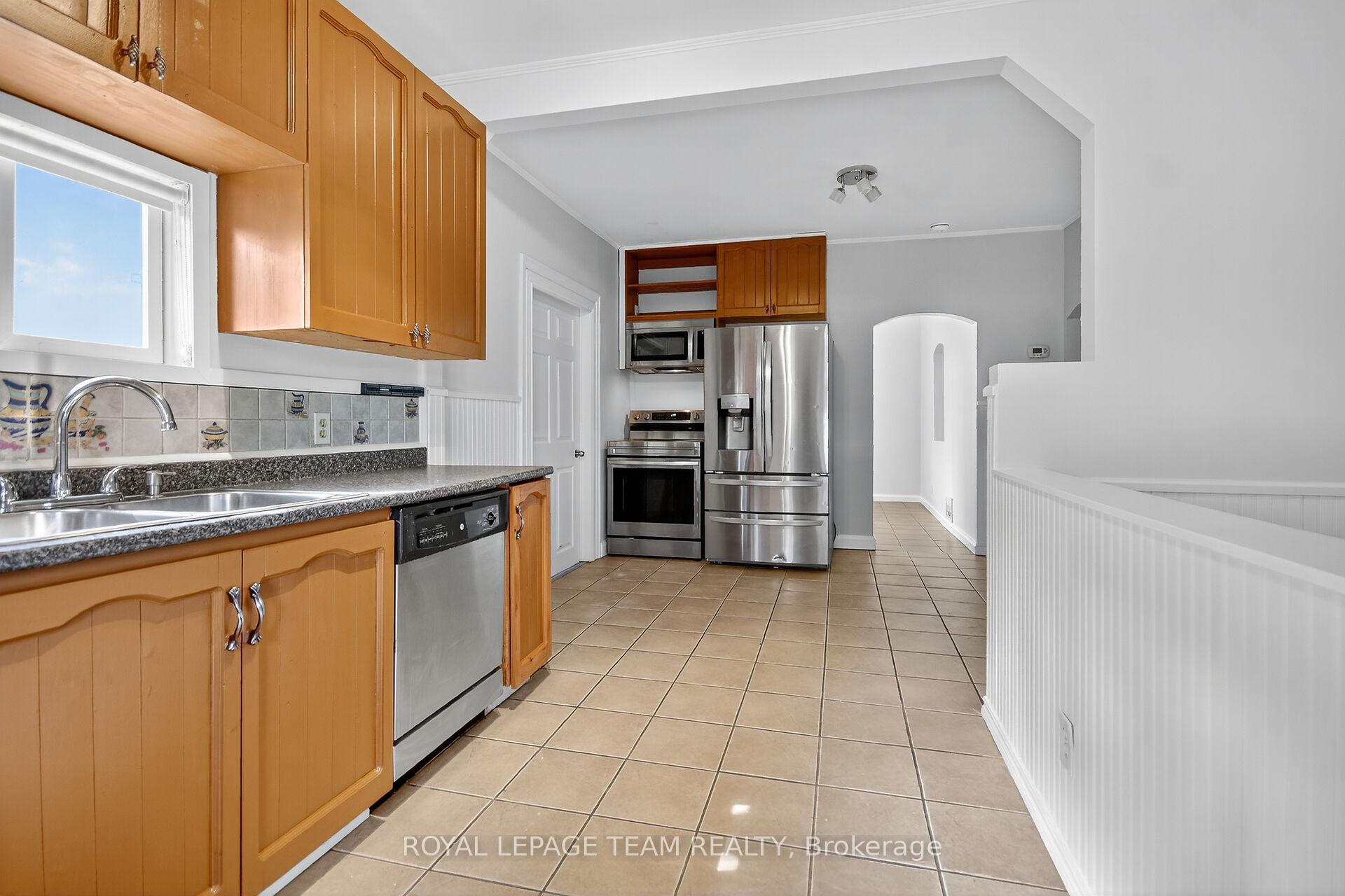 Photo 17 of 2822 Richmond Road, Ottawa, Fairfield Heights — HOMEH