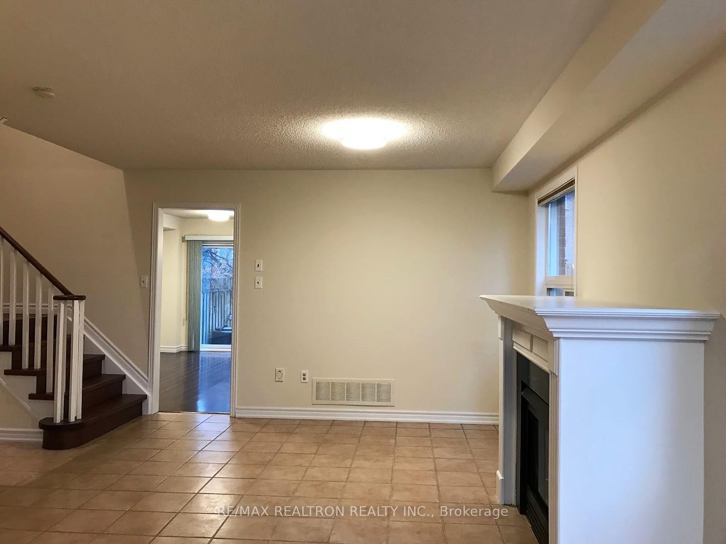Photo 2 of 155 Forest Run Boulevard, Vaughan, Patterson — HOMEH
