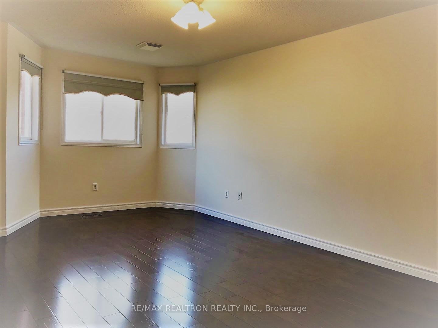 Photo 13 of 155 Forest Run Boulevard, Vaughan, Patterson — HOMEH