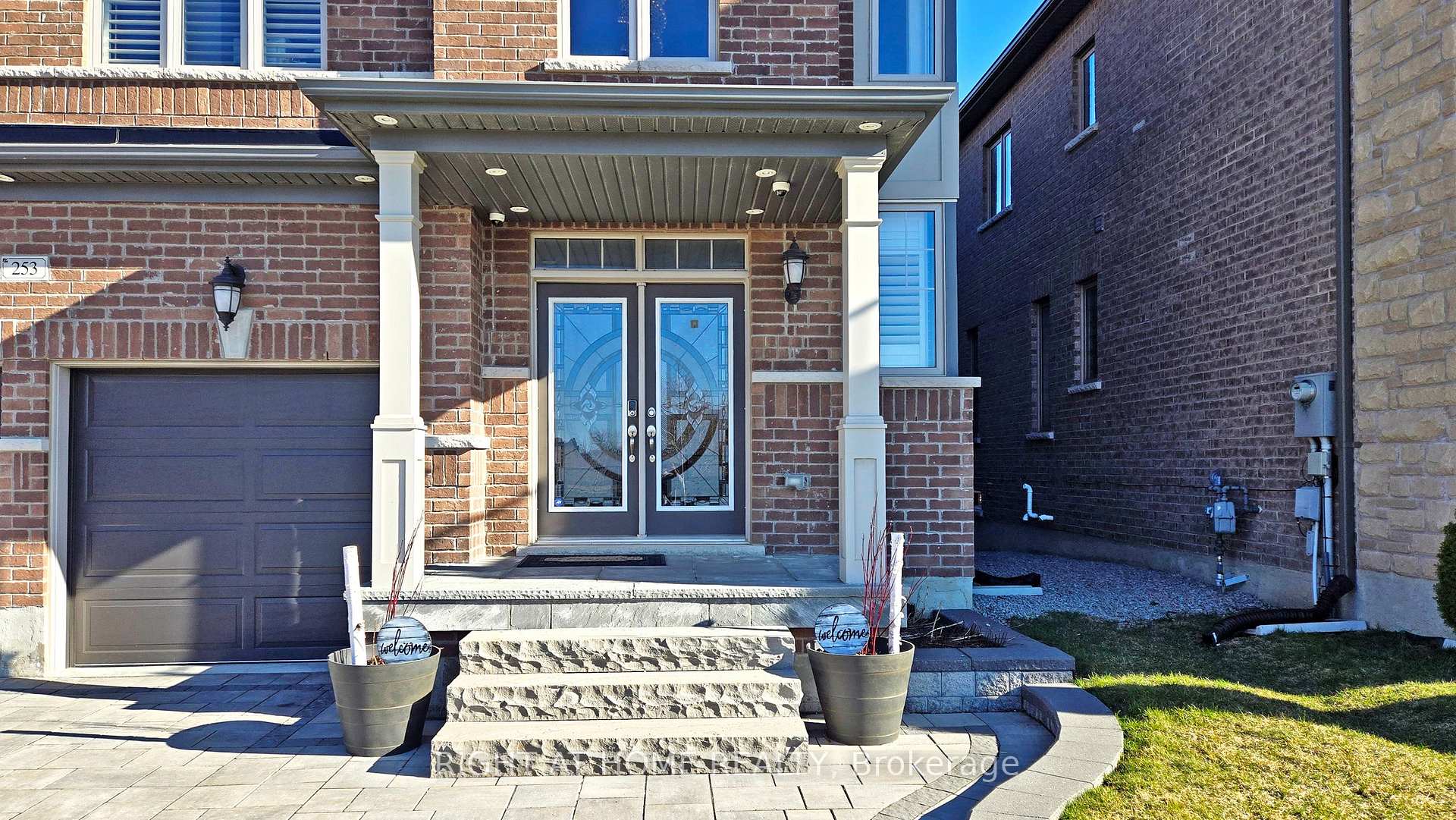 Photo 3 of 253 East's Corners Boulevard, Vaughan, Kleinburg — HOMEH