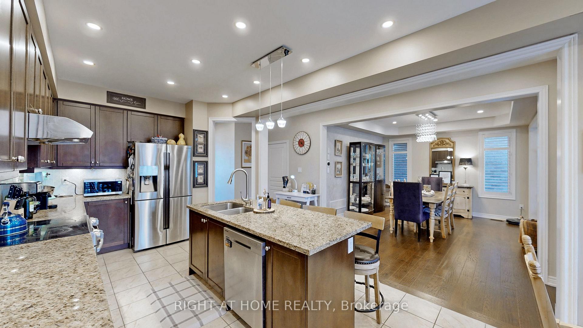 Photo 14 of 253 East's Corners Boulevard, Vaughan, Kleinburg — HOMEH