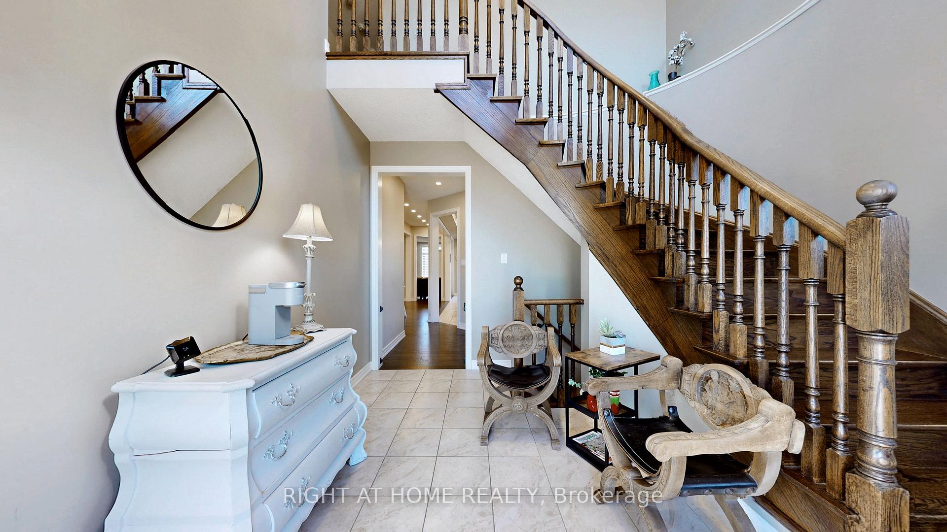 Photo 18 of 253 East's Corners Boulevard, Vaughan, Kleinburg — HOMEH