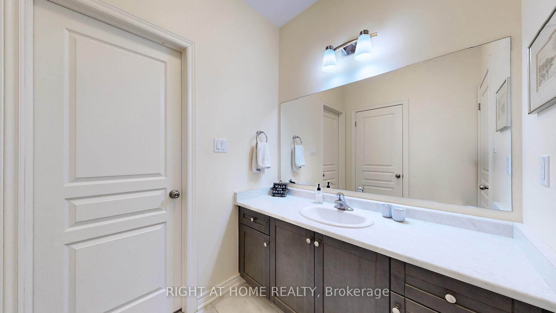 Photo 37 of 253 East's Corners Boulevard, Vaughan, Kleinburg — HOMEH