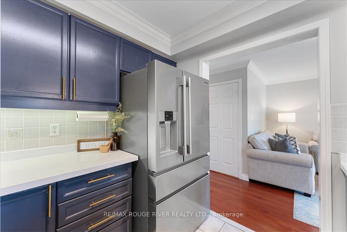 Photo 12 of 161 Kirkland Place, Whitby, Williamsburg — HOMEH