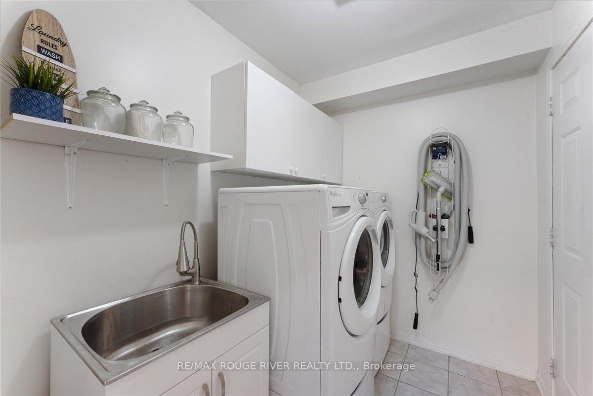 Photo 13 of 161 Kirkland Place, Whitby, Williamsburg — HOMEH