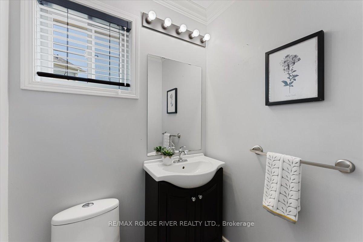 Photo 14 of 161 Kirkland Place, Whitby, Williamsburg — HOMEH