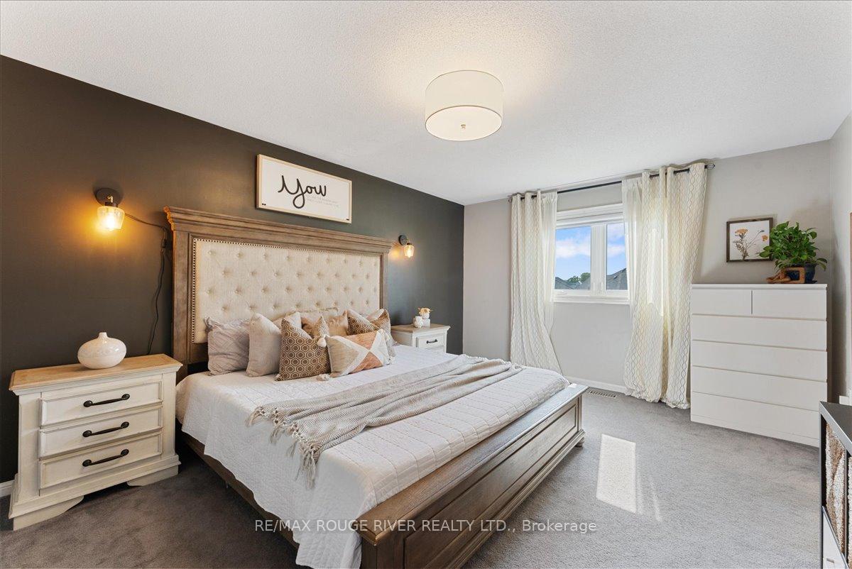 Photo 16 of 161 Kirkland Place, Whitby, Williamsburg — HOMEH