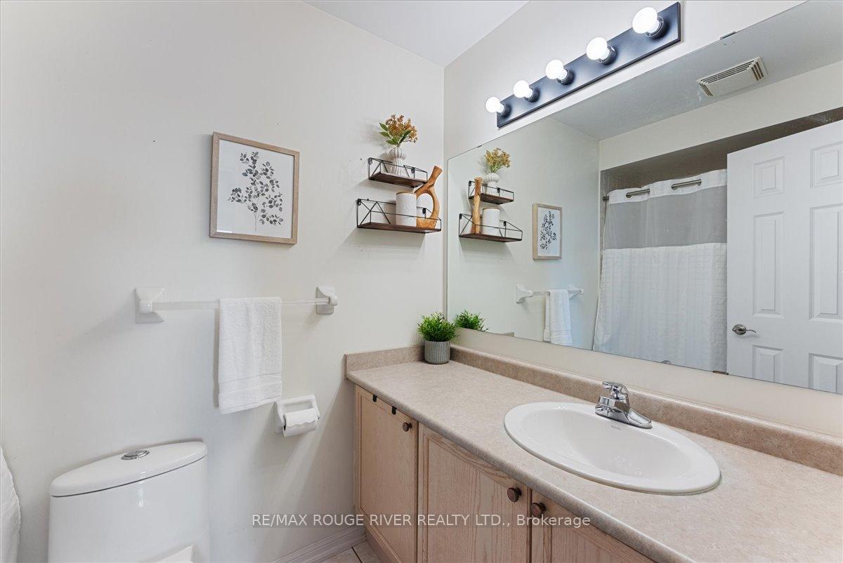 Photo 23 of 161 Kirkland Place, Whitby, Williamsburg — HOMEH