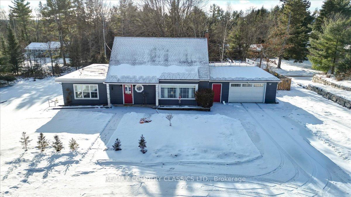 Front of 574 Hastings Street N