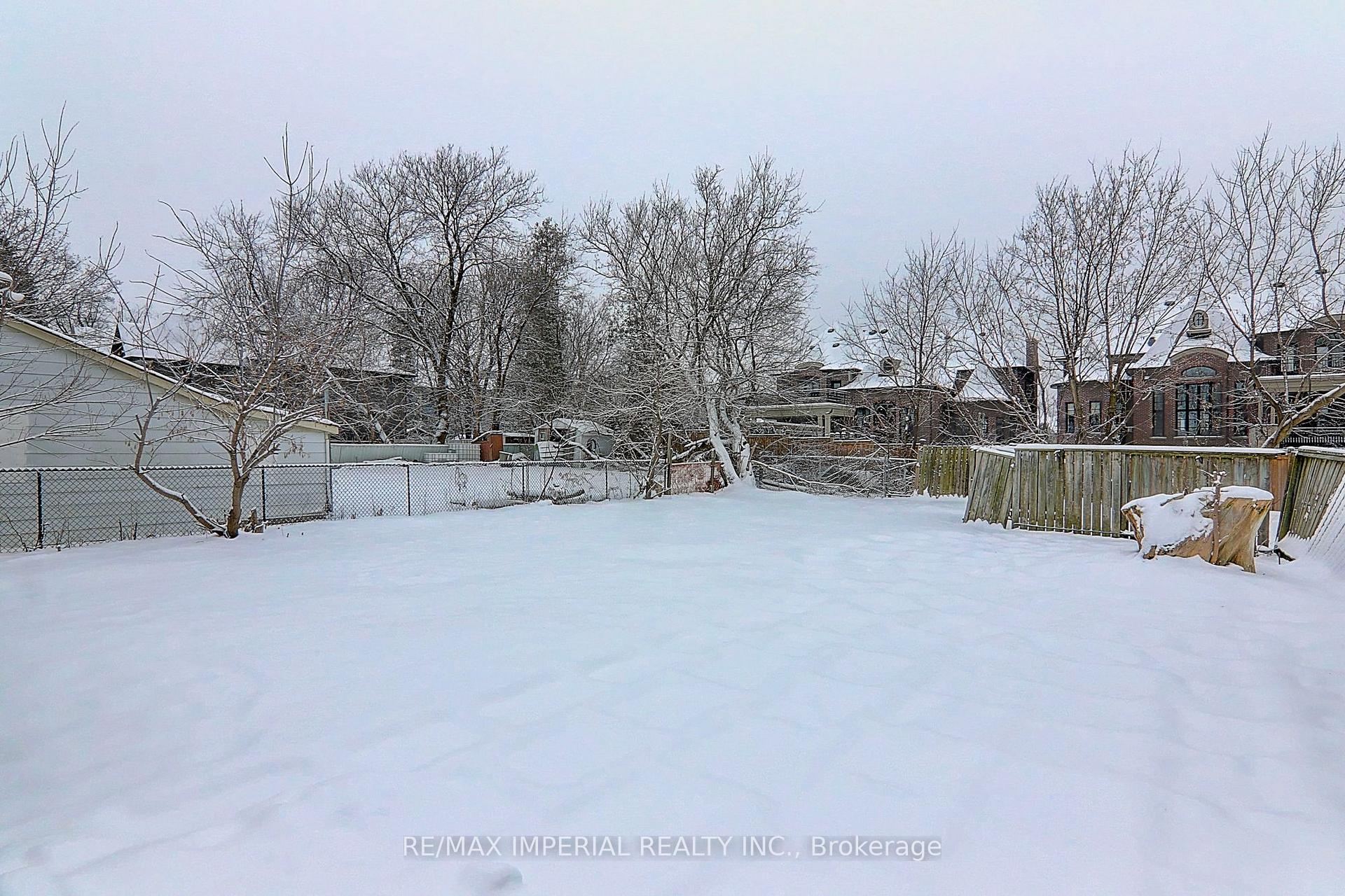 Photo 5 of 49 Sunset Beach (M & 2nd) Road, Richmond Hill, Oak Ridges Lake Wilcox — HOMEH