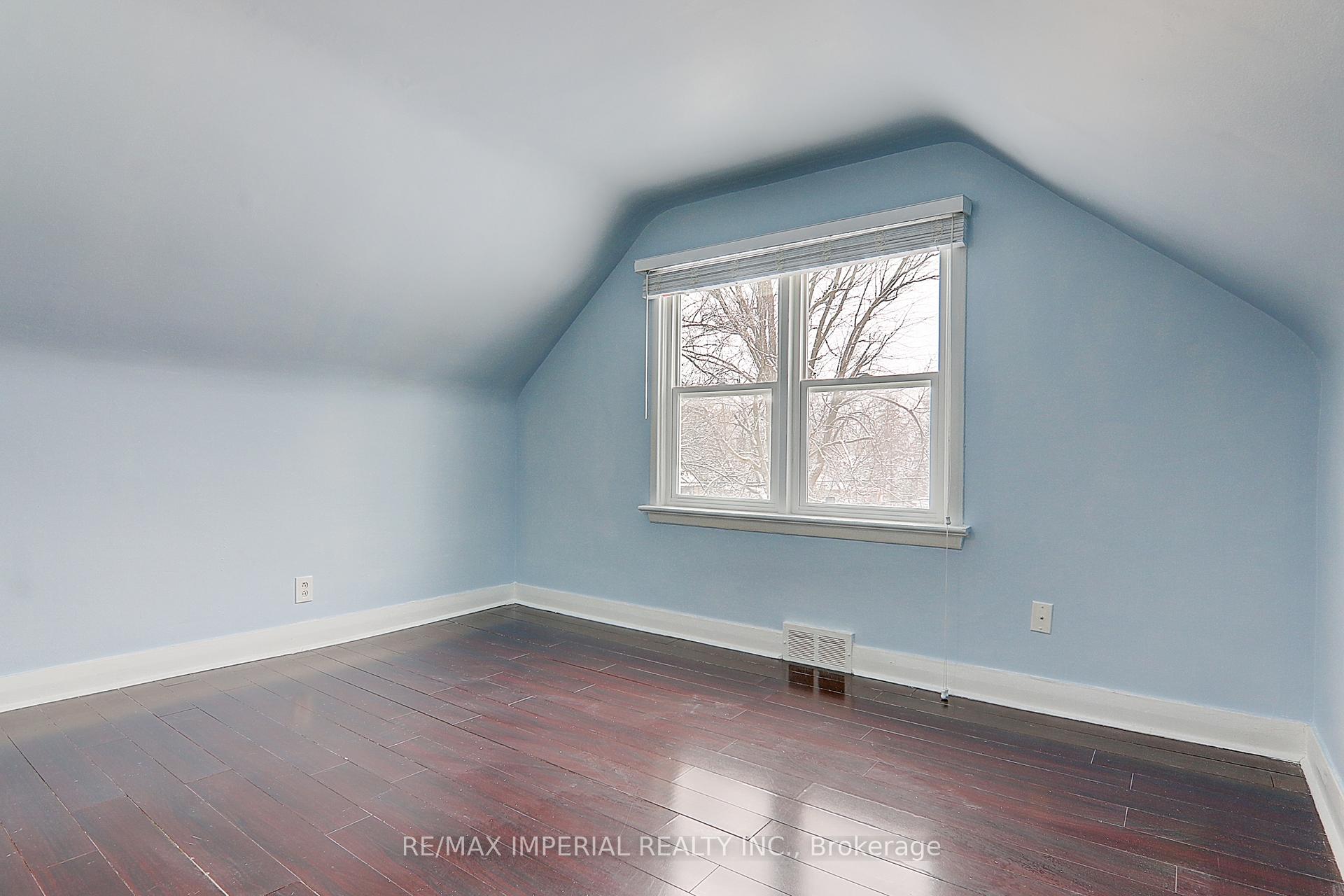 Photo 33 of 49 Sunset Beach (M & 2nd) Road, Richmond Hill, Oak Ridges Lake Wilcox — HOMEH