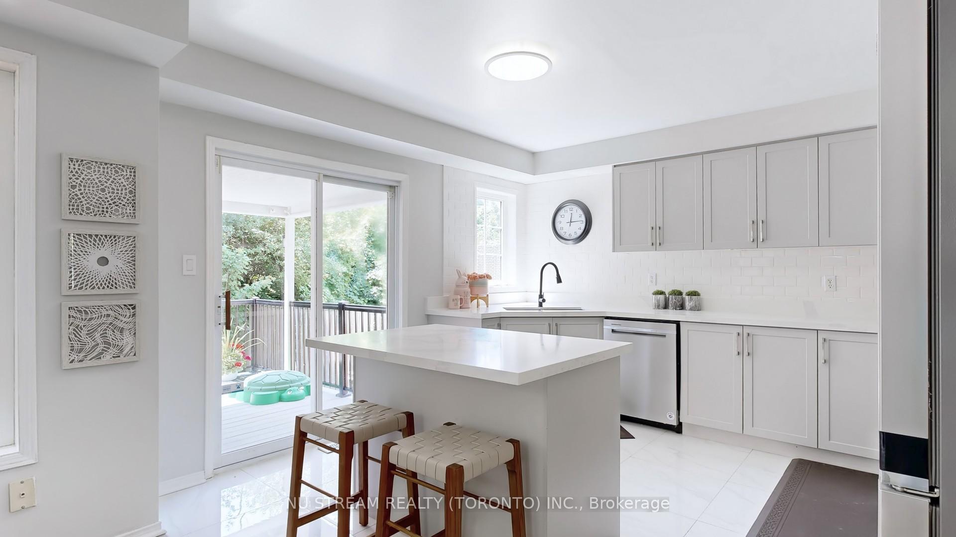 Photo 7 of 11 Hulley Crescent, Ajax, South East — HOMEH