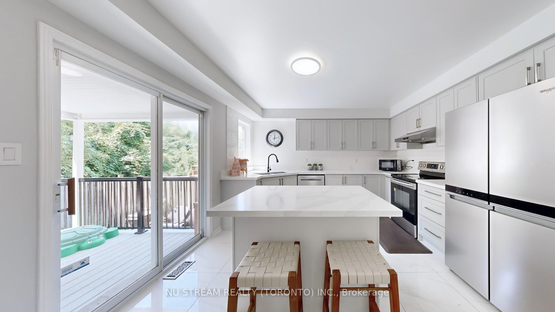 Photo 9 of 11 Hulley Crescent, Ajax, South East — HOMEH