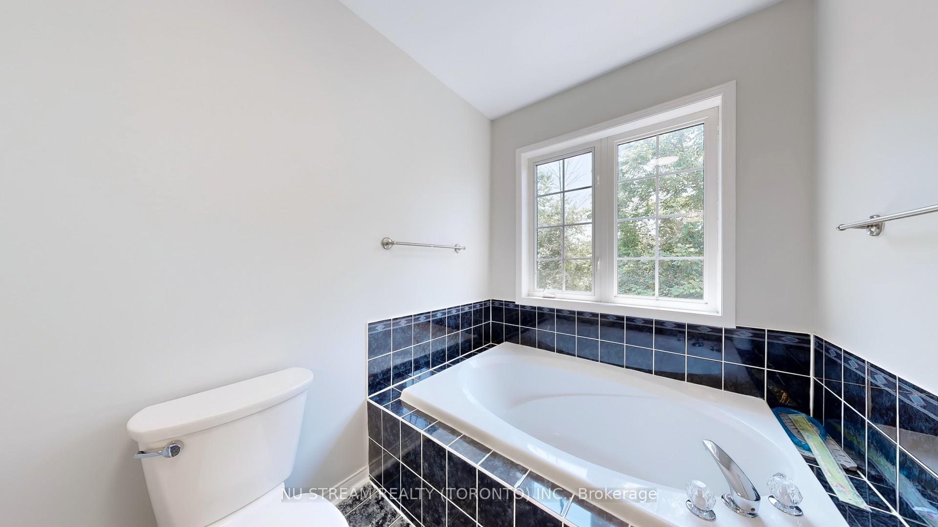 Photo 23 of 11 Hulley Crescent, Ajax, South East — HOMEH