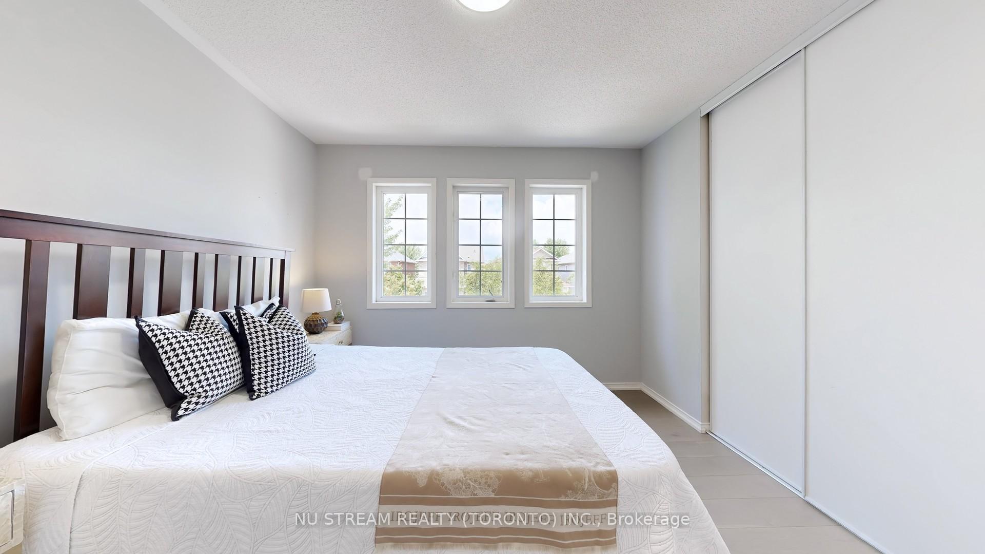 Photo 25 of 11 Hulley Crescent, Ajax, South East — HOMEH