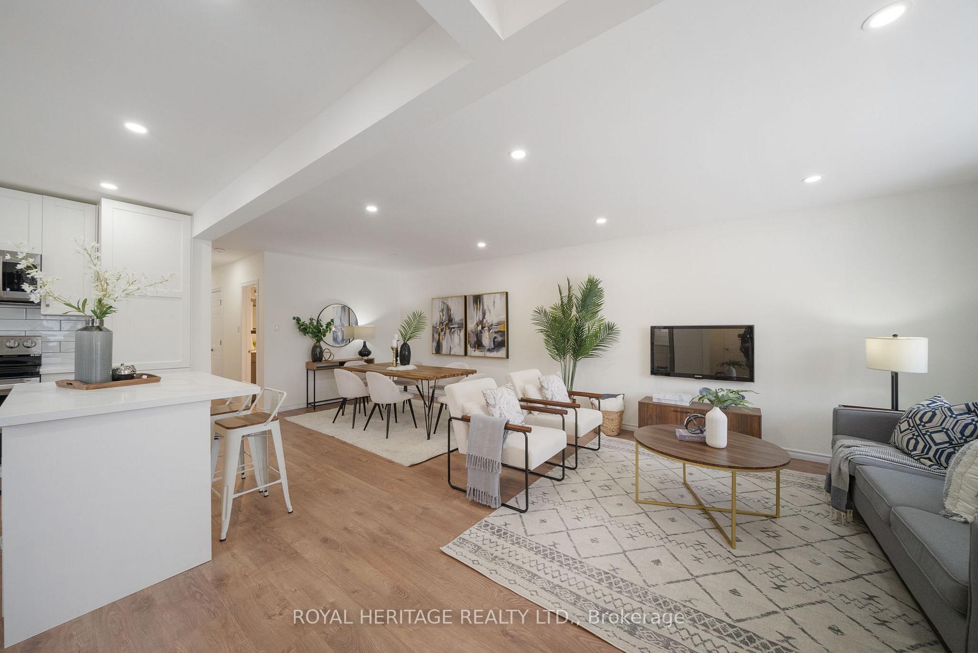 Photo 5 of 921 Krosno Boulevard, Pickering, Bay Ridges — HOMEH