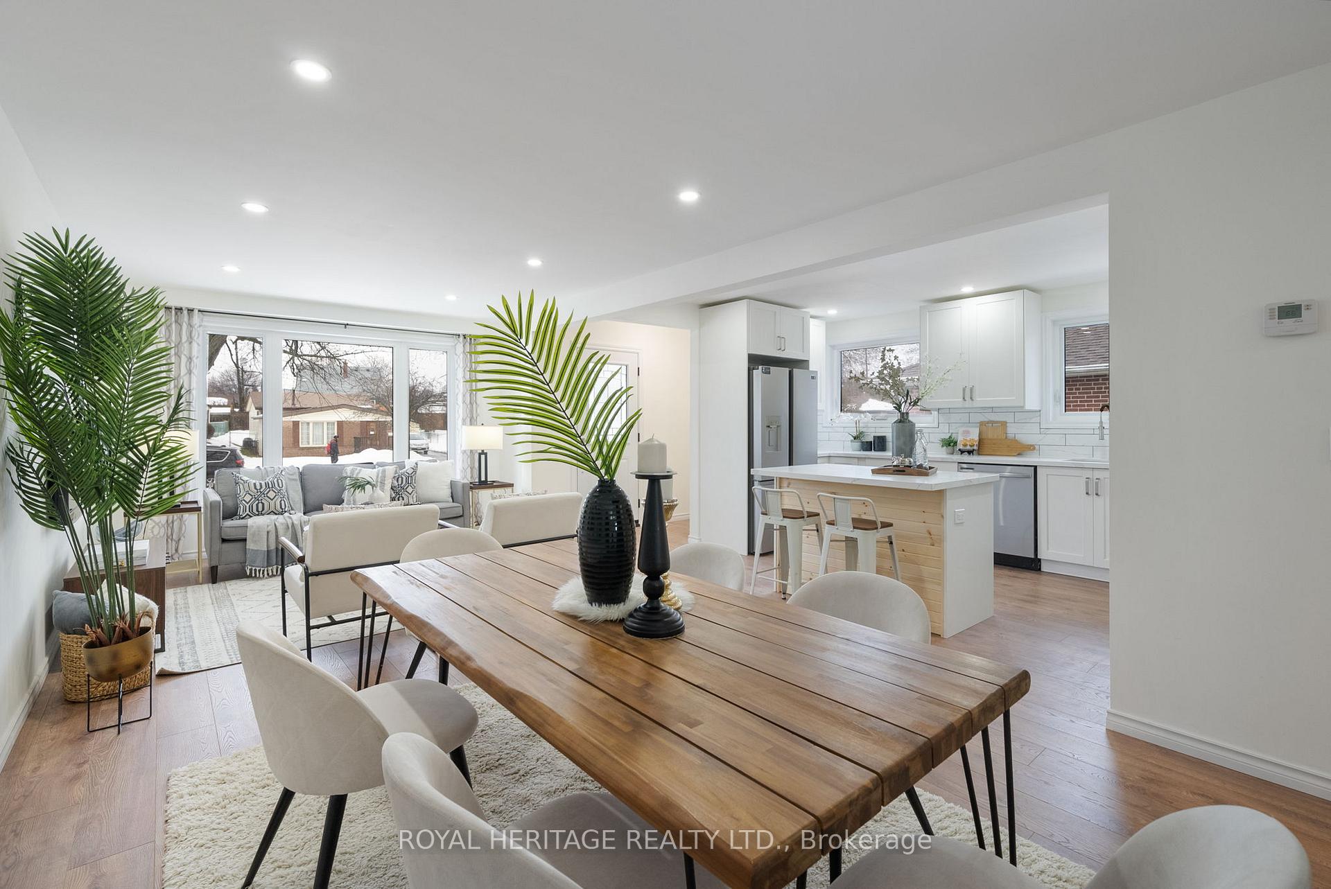 Photo 10 of 921 Krosno Boulevard, Pickering, Bay Ridges — HOMEH