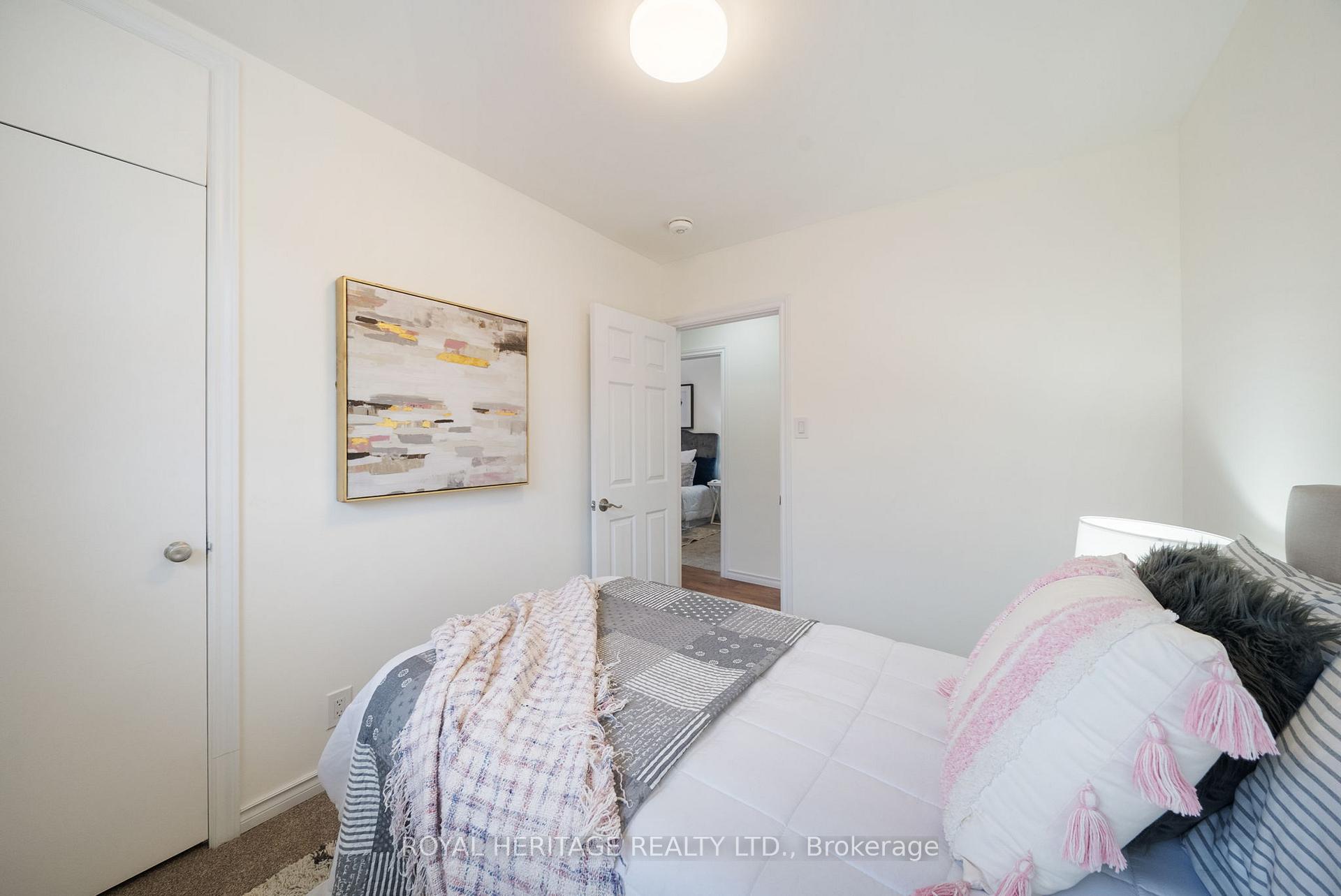 Photo 18 of 921 Krosno Boulevard, Pickering, Bay Ridges — HOMEH