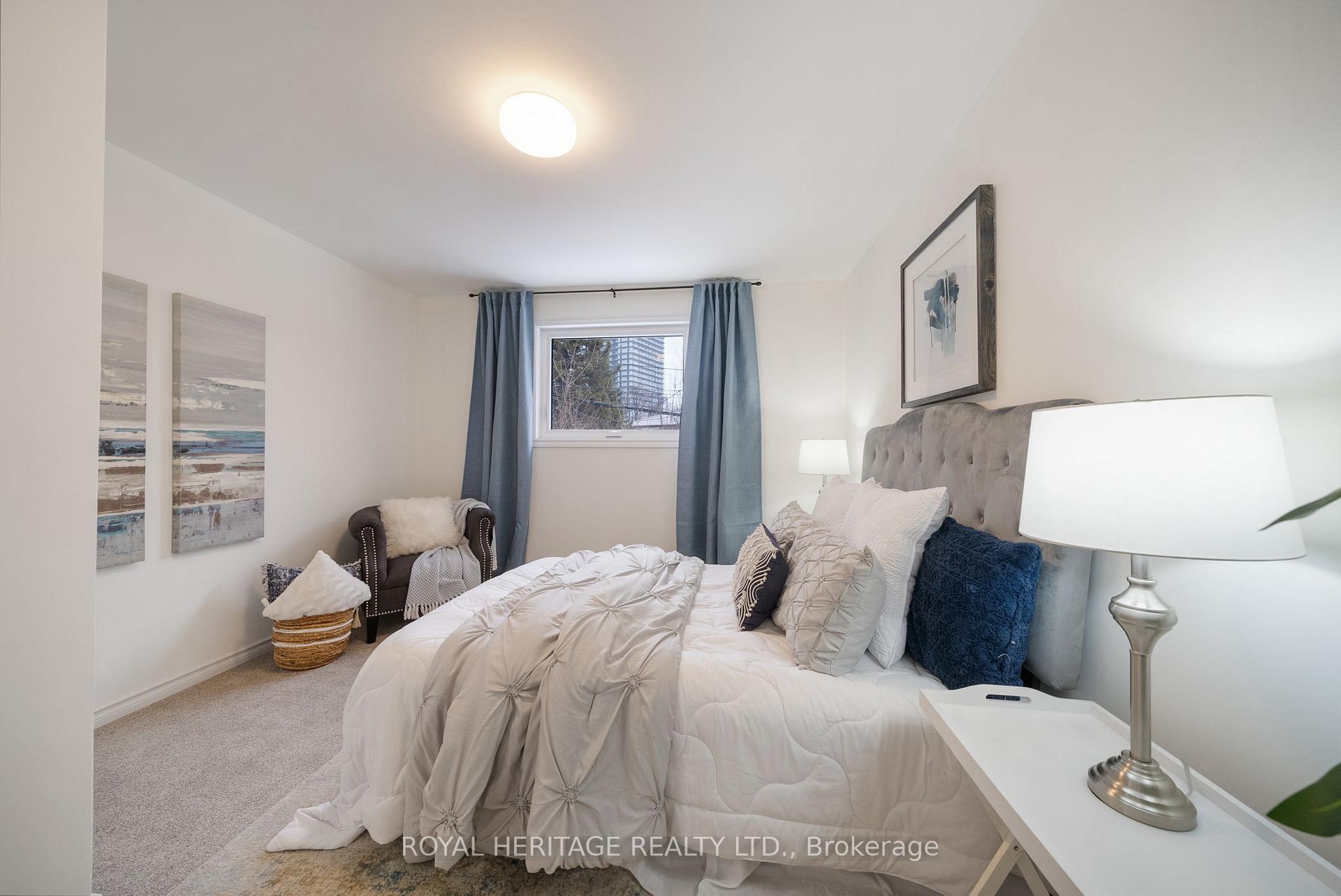 Photo 22 of 921 Krosno Boulevard, Pickering, Bay Ridges — HOMEH