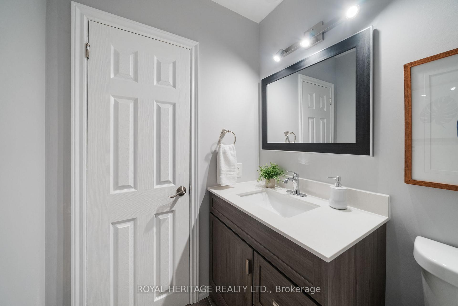 Photo 24 of 921 Krosno Boulevard, Pickering, Bay Ridges — HOMEH