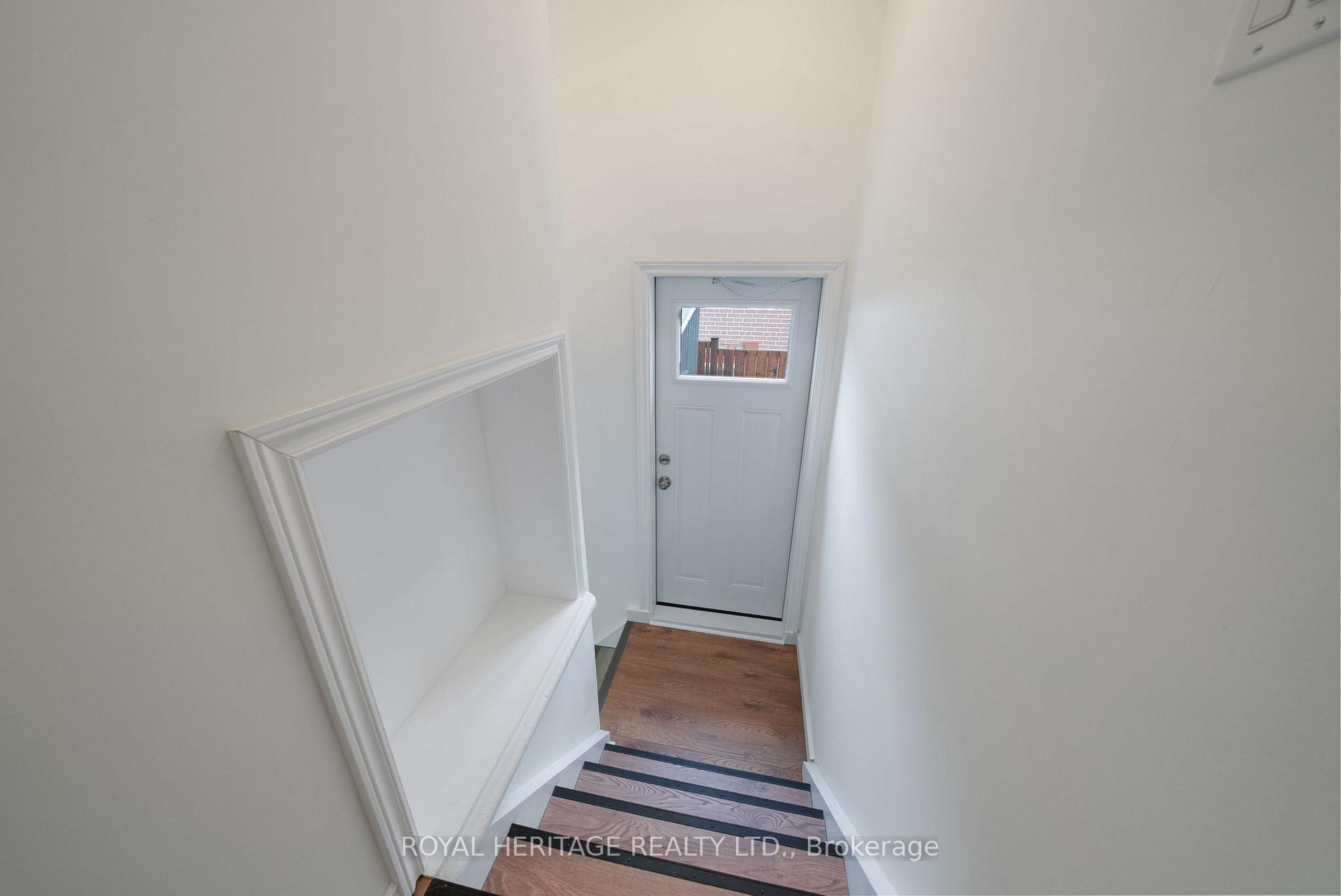 Photo 25 of 921 Krosno Boulevard, Pickering, Bay Ridges — HOMEH