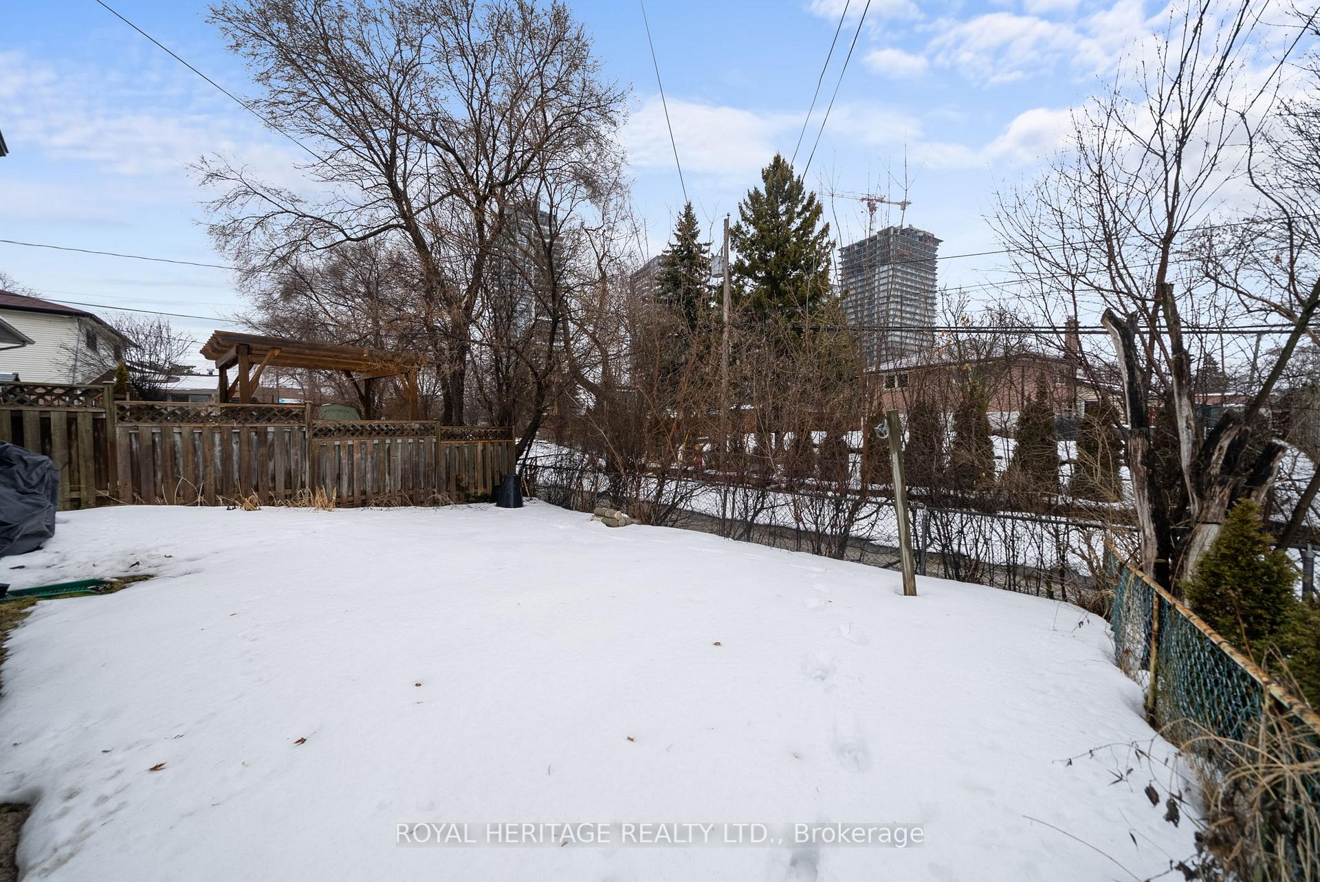 Photo 28 of 921 Krosno Boulevard, Pickering, Bay Ridges — HOMEH