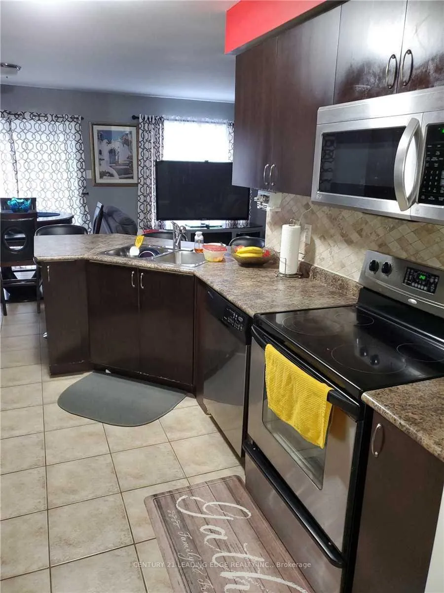 Photo 4 of Unit Bsmt, 5 Aldonschool Crescent, Ajax, South East — HOMEH