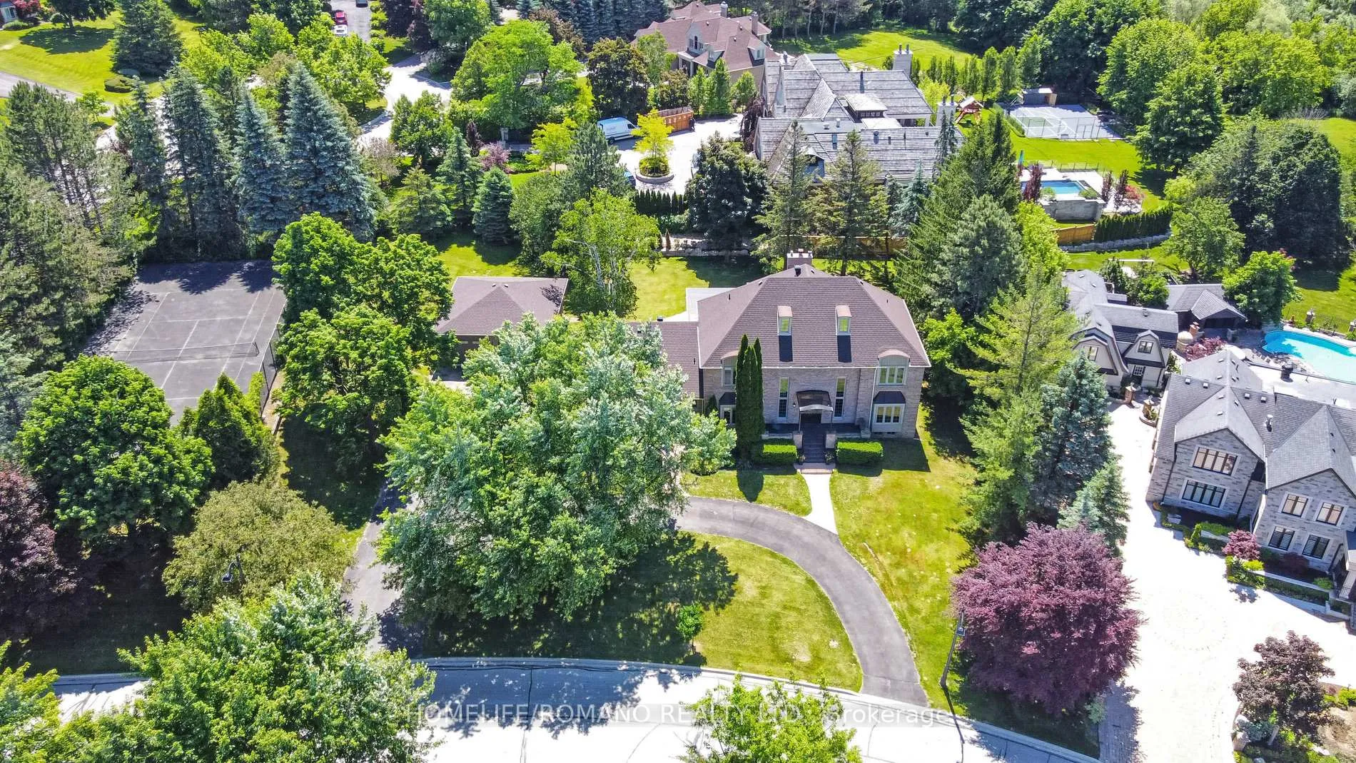 Photo 1 of 12 Hedgerow Lane, Vaughan, Kleinburg — HOMEH