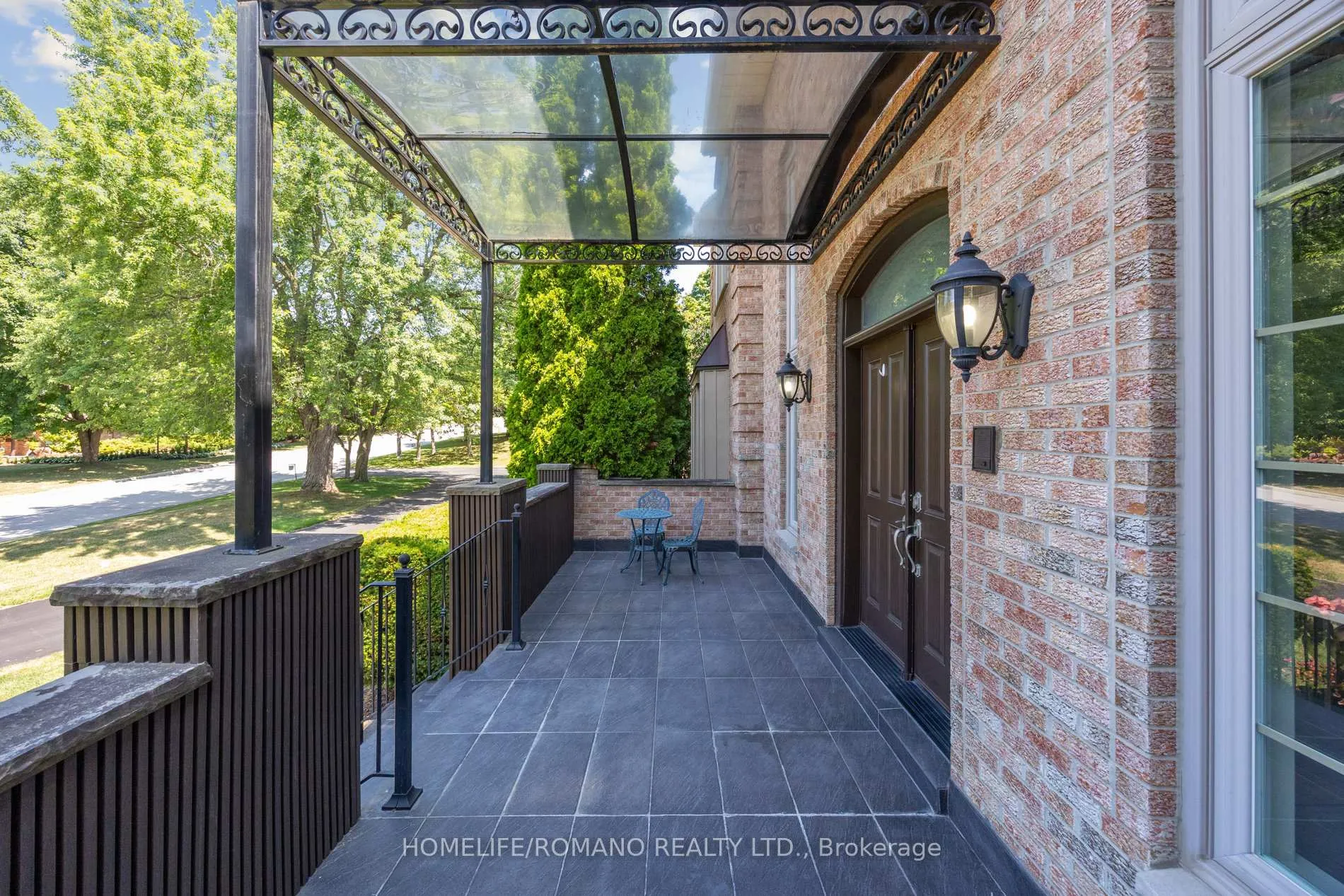 Photo 5 of 12 Hedgerow Lane, Vaughan, Kleinburg — HOMEH