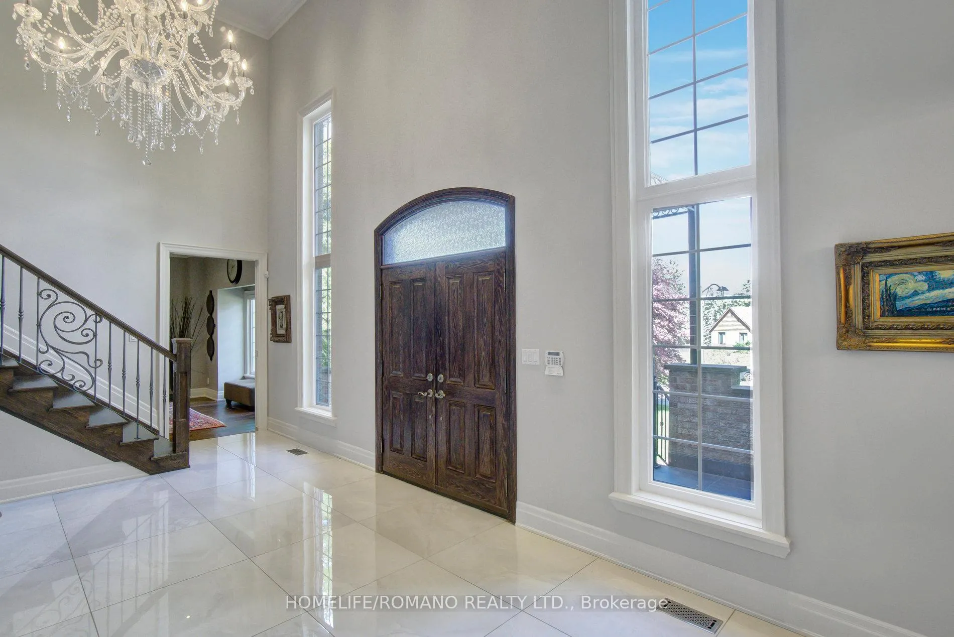 Photo 9 of 12 Hedgerow Lane, Vaughan, Kleinburg — HOMEH