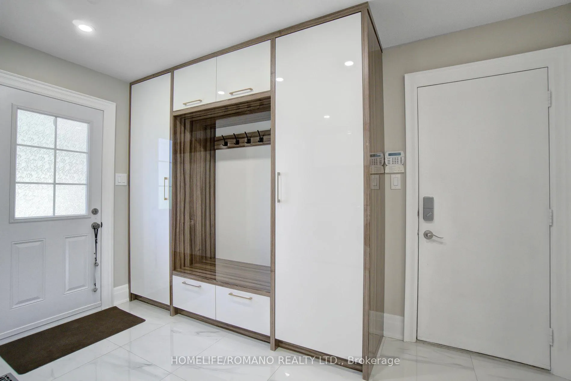 Photo 20 of 12 Hedgerow Lane, Vaughan, Kleinburg — HOMEH