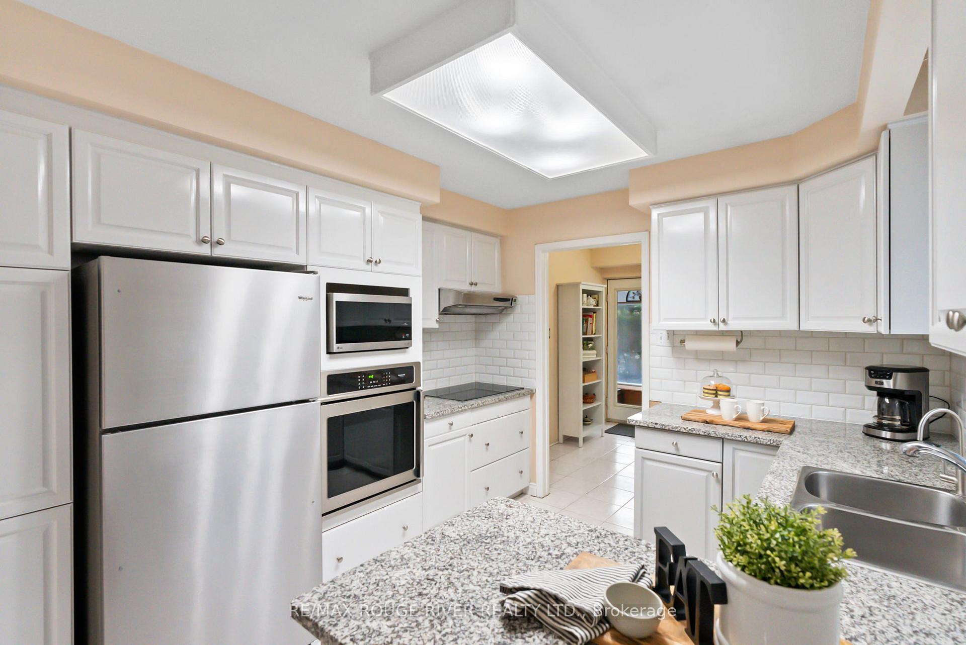 Photo 5 of 146 Gadsby Drive, Whitby, Blue Grass Meadows — HOMEH