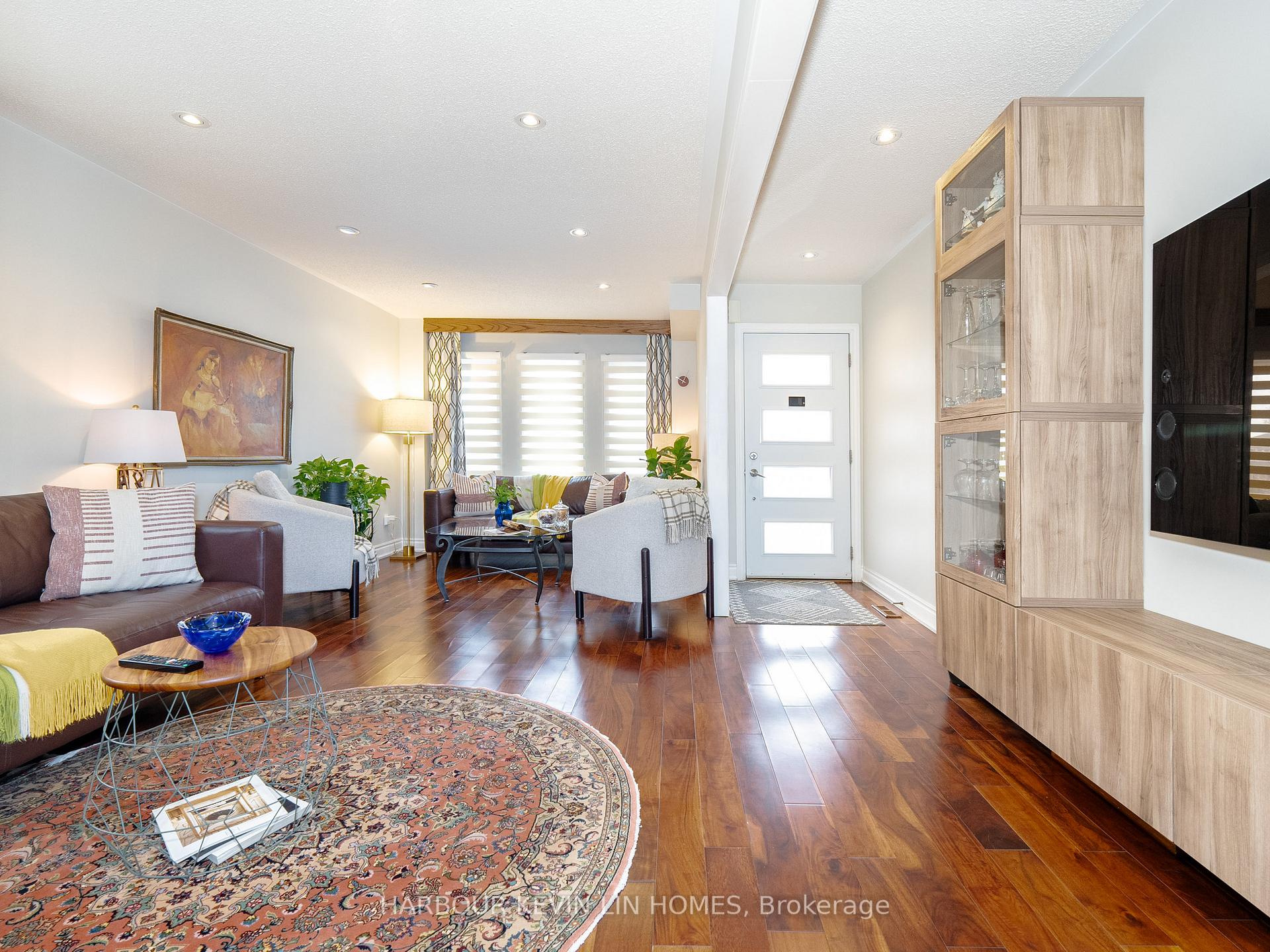 Photo 12 of 59 Waterton Crescent, Richmond Hill, Langstaff — HOMEH