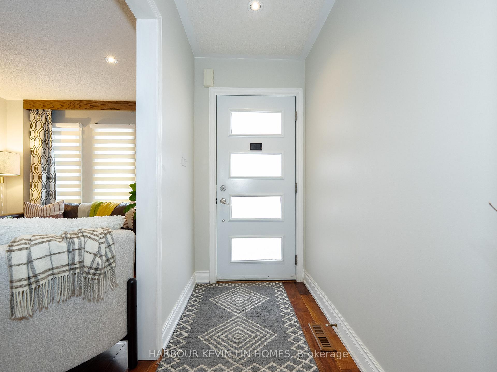 Photo 13 of 59 Waterton Crescent, Richmond Hill, Langstaff — HOMEH