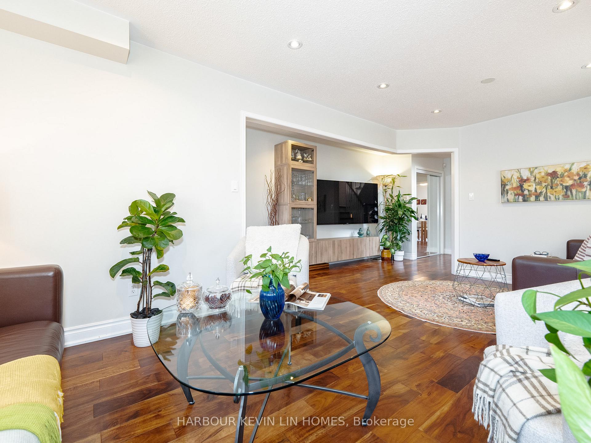 Photo 14 of 59 Waterton Crescent, Richmond Hill, Langstaff — HOMEH