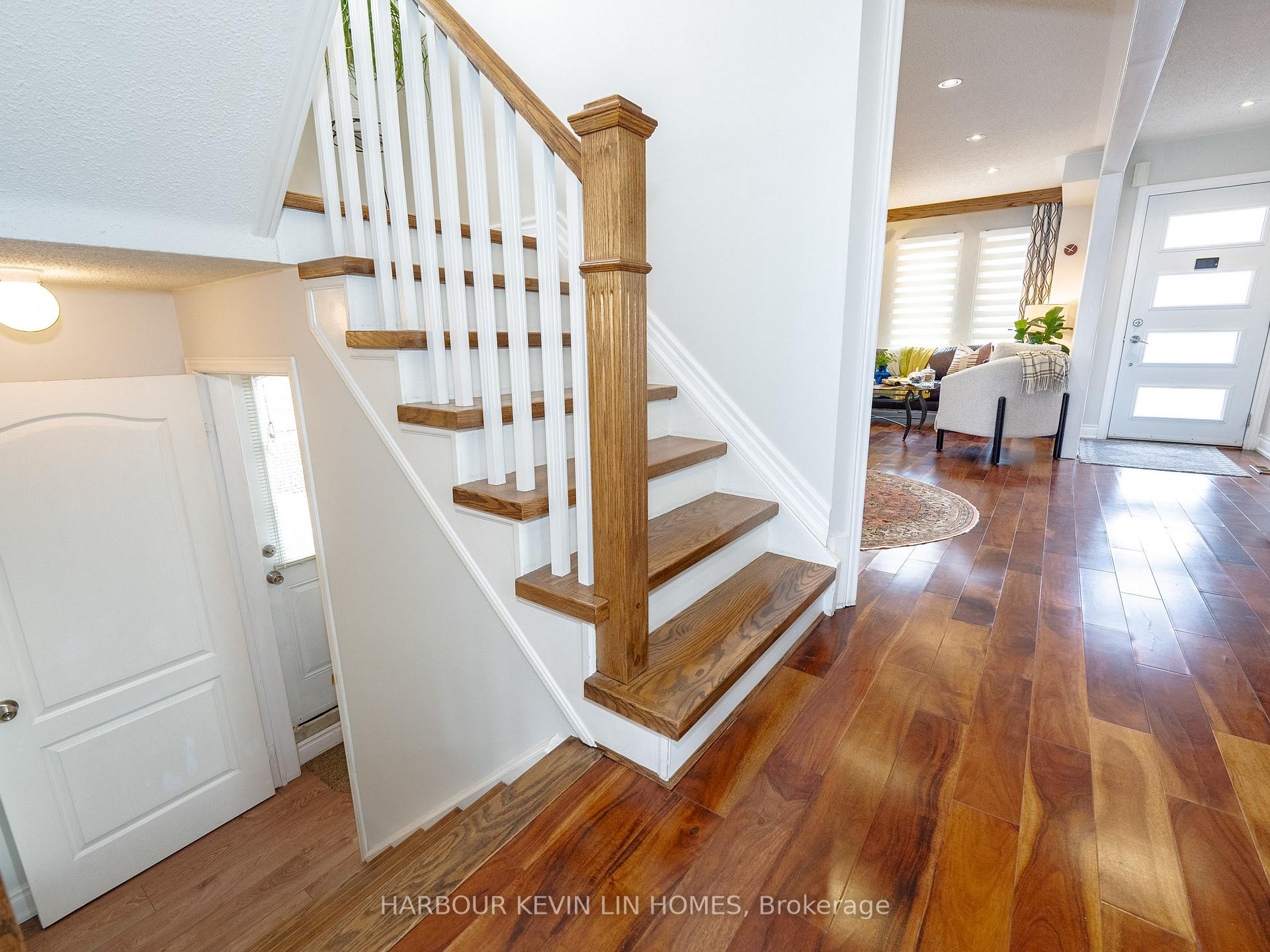 Photo 18 of 59 Waterton Crescent, Richmond Hill, Langstaff — HOMEH