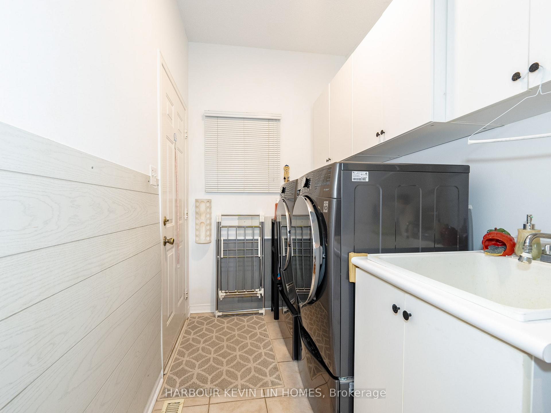 Photo 30 of 59 Waterton Crescent, Richmond Hill, Langstaff — HOMEH