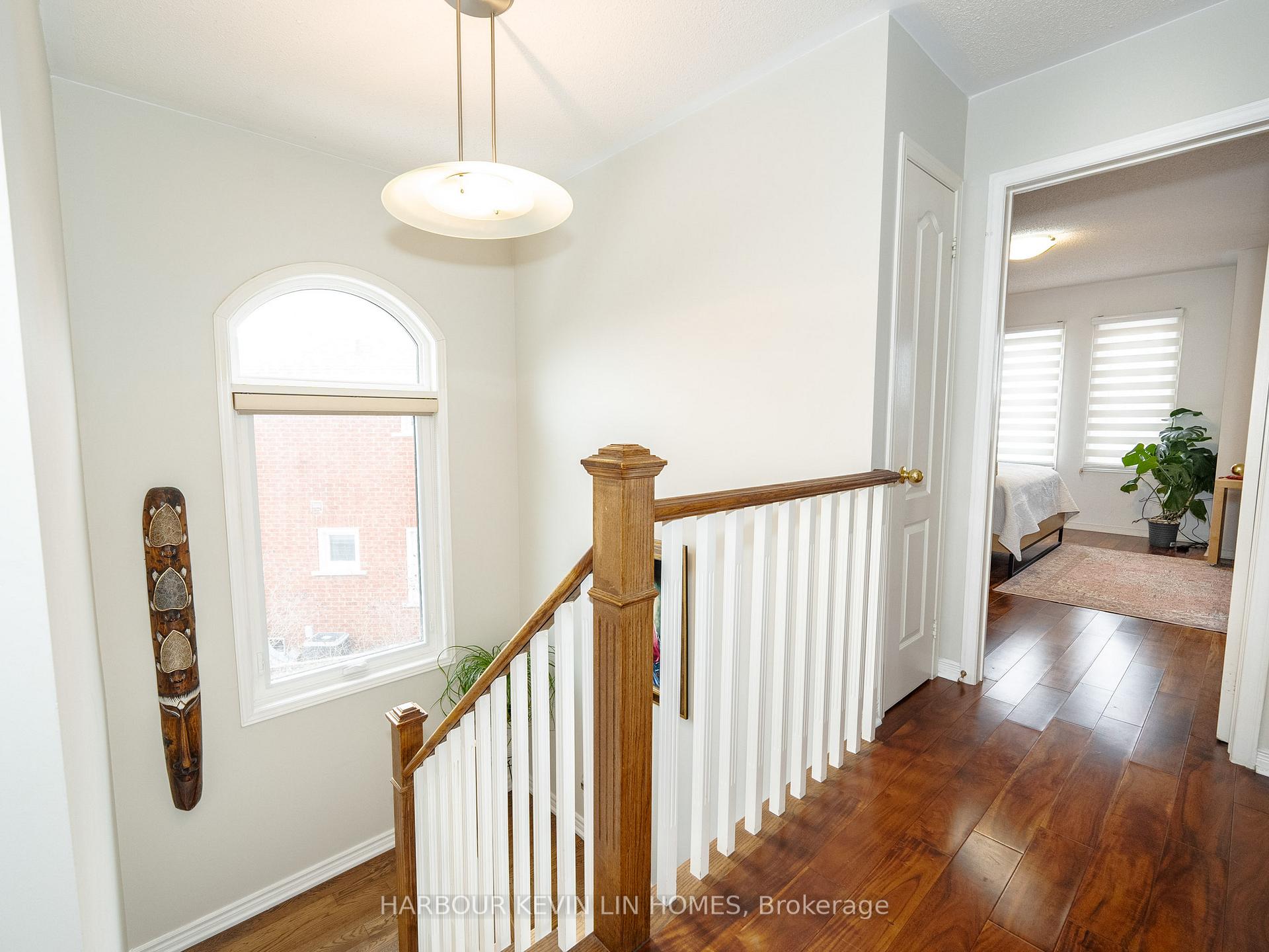 Photo 32 of 59 Waterton Crescent, Richmond Hill, Langstaff — HOMEH