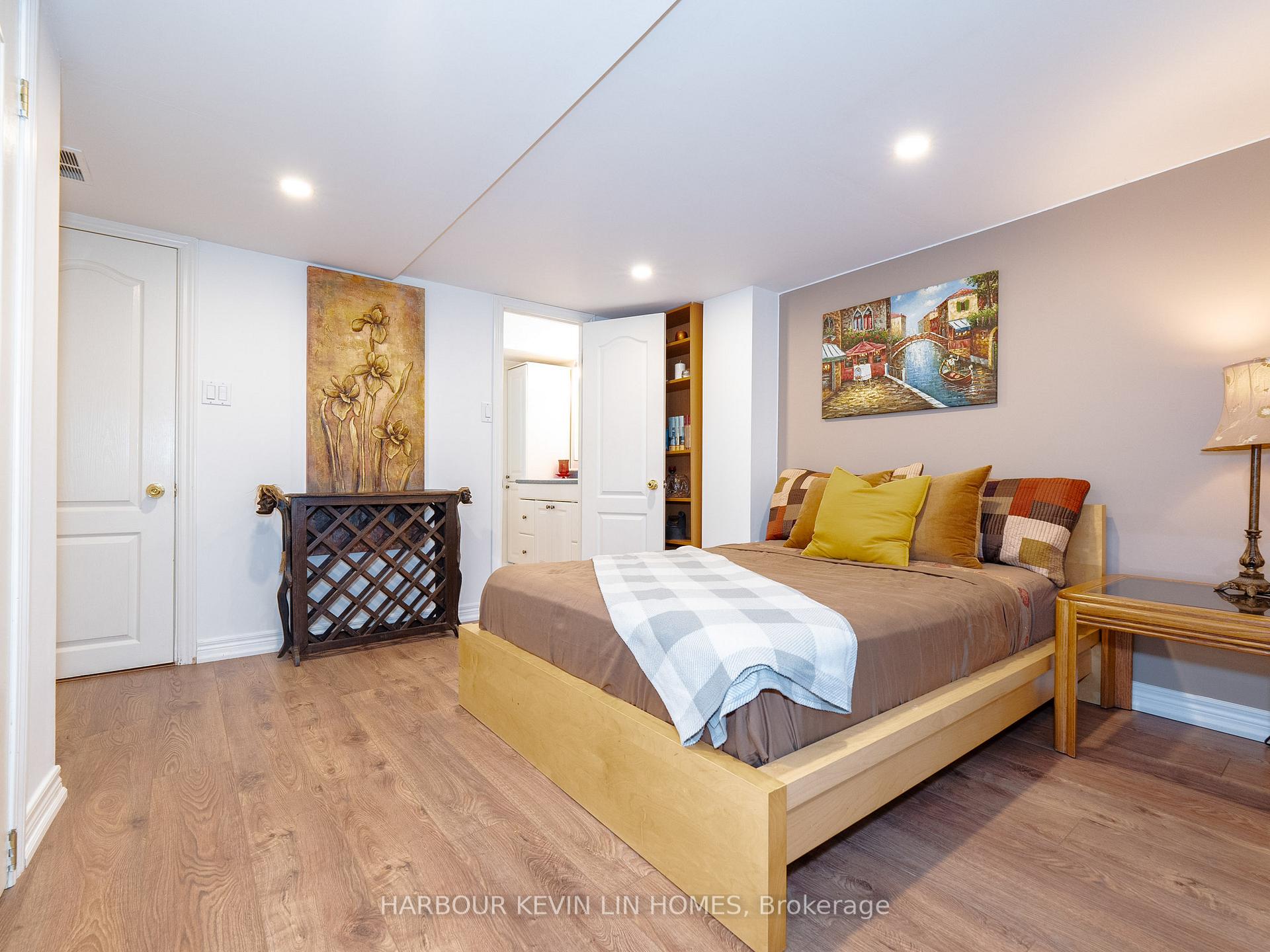 Photo 47 of 59 Waterton Crescent, Richmond Hill, Langstaff — HOMEH