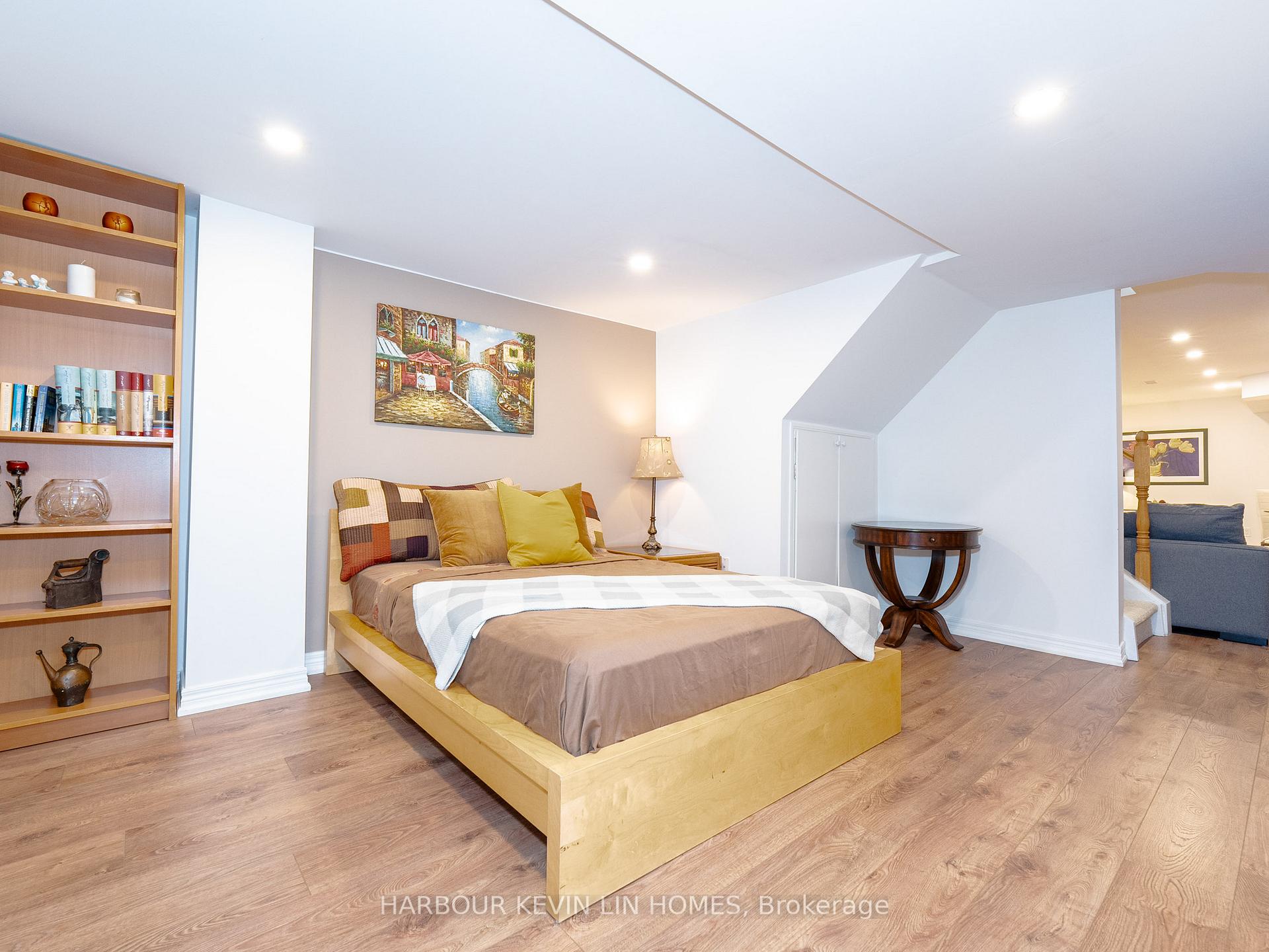 Photo 48 of 59 Waterton Crescent, Richmond Hill, Langstaff — HOMEH