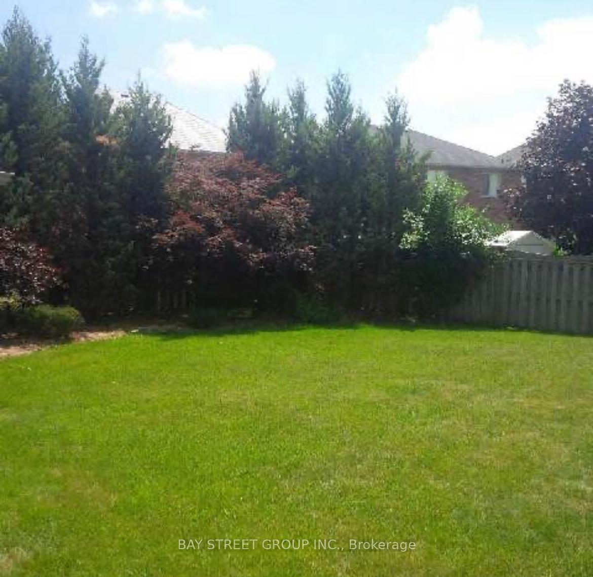 Photo 10 of 64 Burnhaven Avenue, Vaughan, Maple — HOMEH