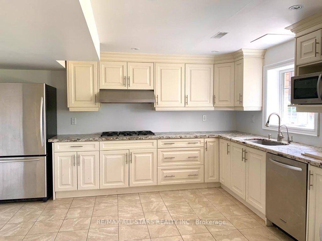 Photo 6 of Unit Bsmt, 21 Hayfield Crescent, Richmond Hill, Jefferson — HOMEH