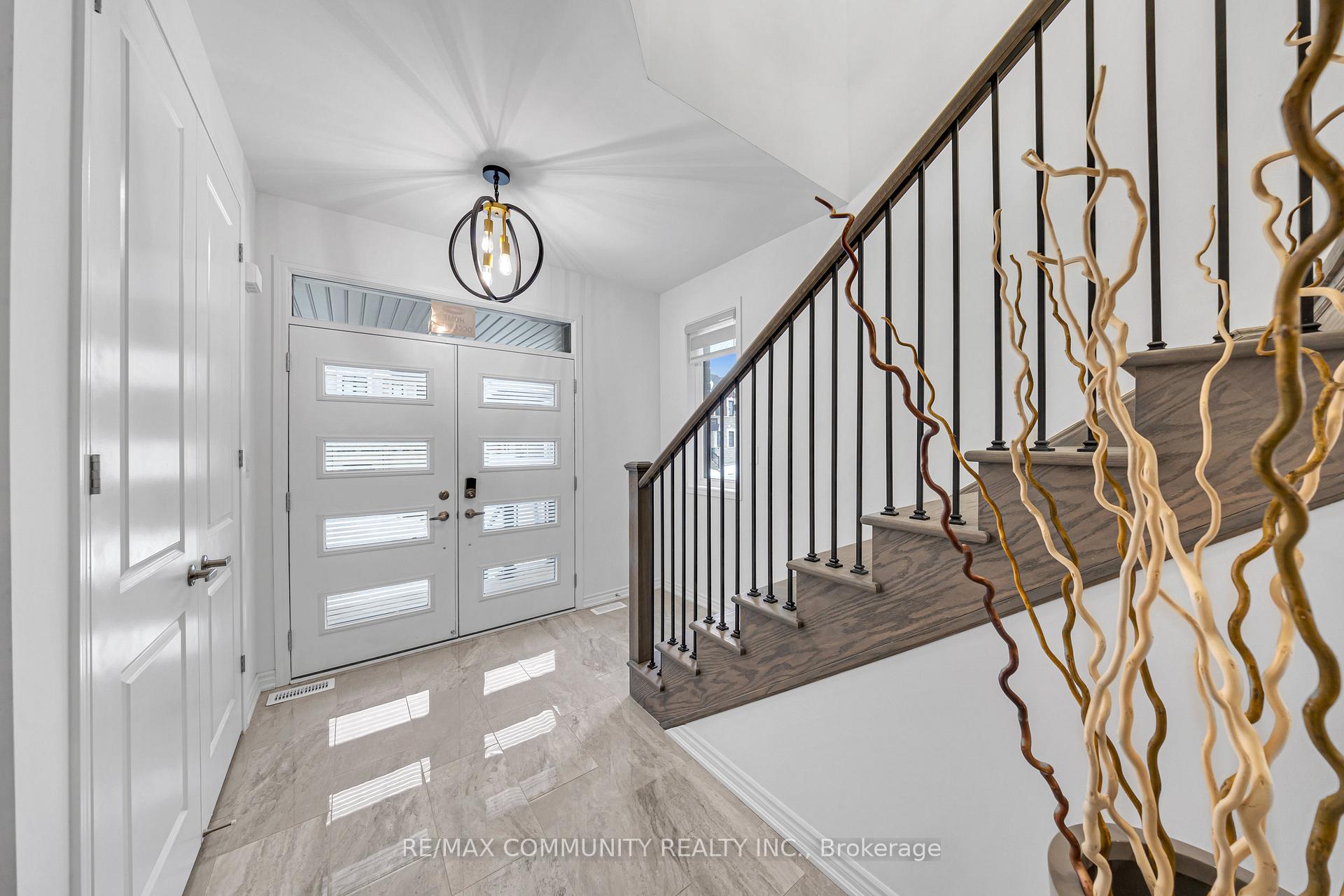 Photo 6 of 2806 Foxden Square, Pickering, Rural Pickering — HOMEH