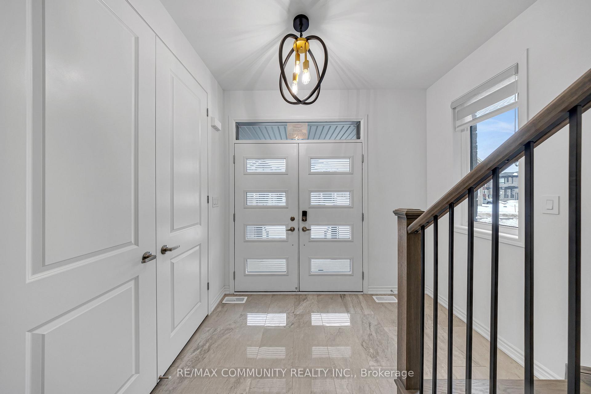 Photo 7 of 2806 Foxden Square, Pickering, Rural Pickering — HOMEH