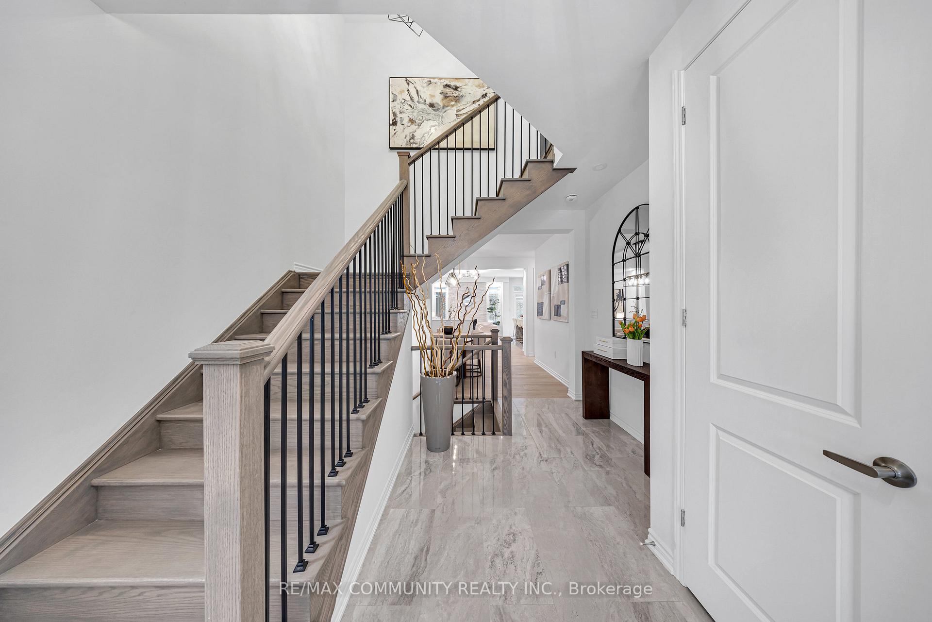 Photo 8 of 2806 Foxden Square, Pickering, Rural Pickering — HOMEH