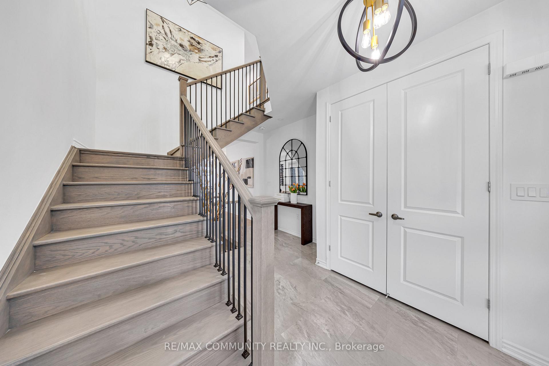 Photo 9 of 2806 Foxden Square, Pickering, Rural Pickering — HOMEH