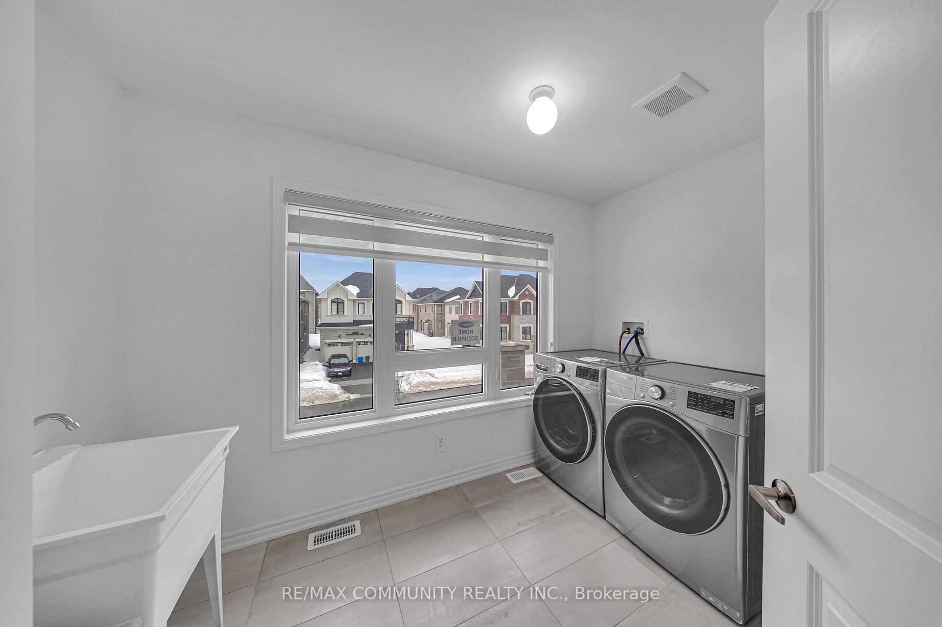 Photo 28 of 2806 Foxden Square, Pickering, Rural Pickering — HOMEH