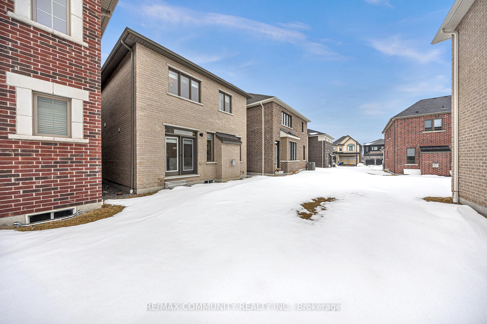 Photo 40 of 2806 Foxden Square, Pickering, Rural Pickering — HOMEH